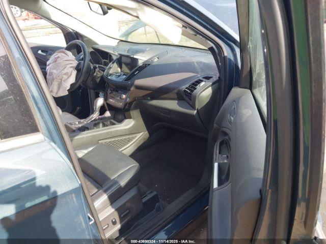 Ford Escape Titanium Image 4