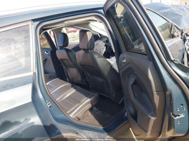 Ford Escape Titanium Image 12