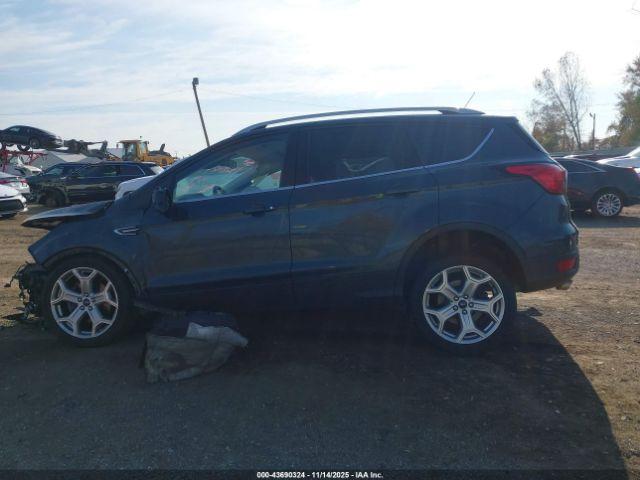 Ford Escape Titanium Image 10