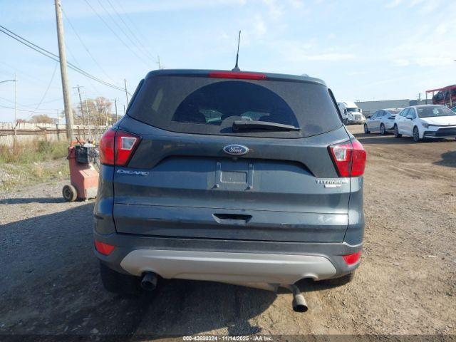 Ford Escape Titanium Image 13
