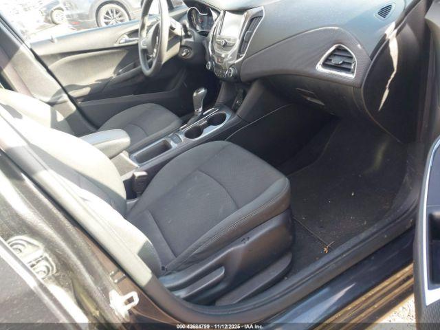Chevrolet Cruze Lt Auto Image 8