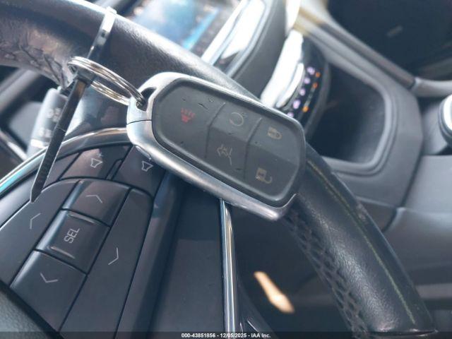 Cadillac XT5 Luxury Image 3