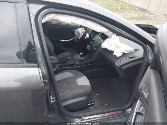 Ford Focus St Image 7