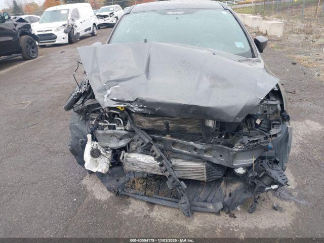 Ford Focus St Image 8