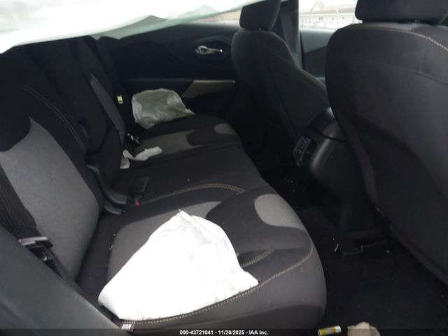 Jeep Cherokee Latitude 4x4 Image 15