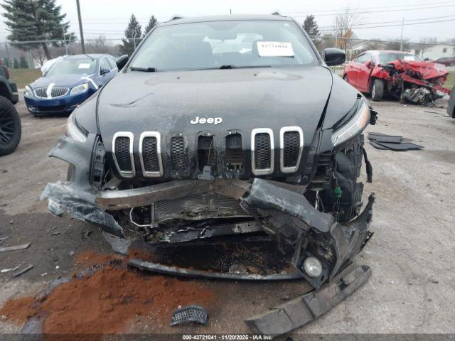 Jeep Cherokee Latitude 4x4 Image 7