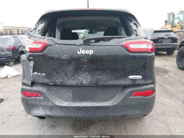 Jeep Cherokee Latitude 4x4 Image 6