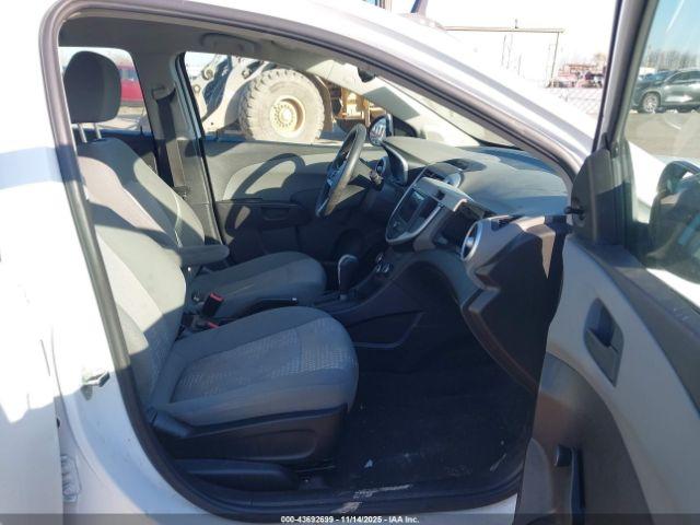 Chevrolet Sonic Fwd  1fl 5-door Image 3