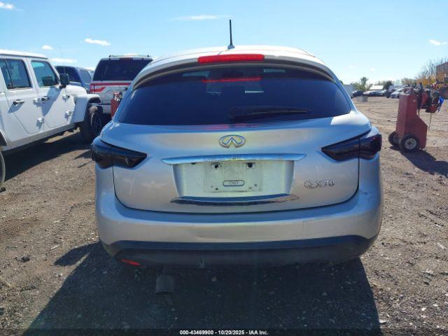 INFINITI Qx Image 16