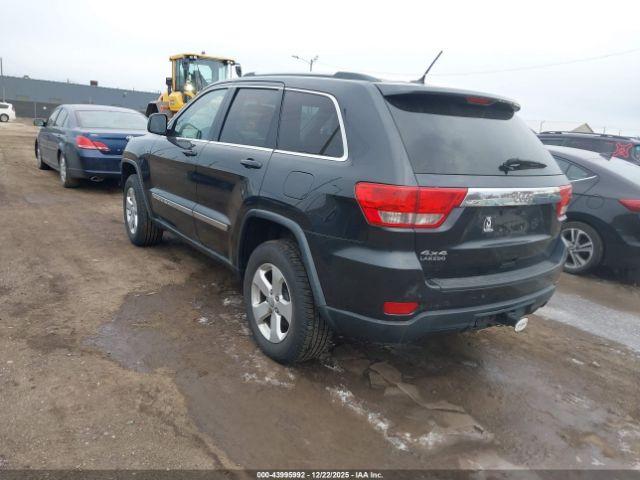 Jeep Grand Cherokee Laredo Image 3