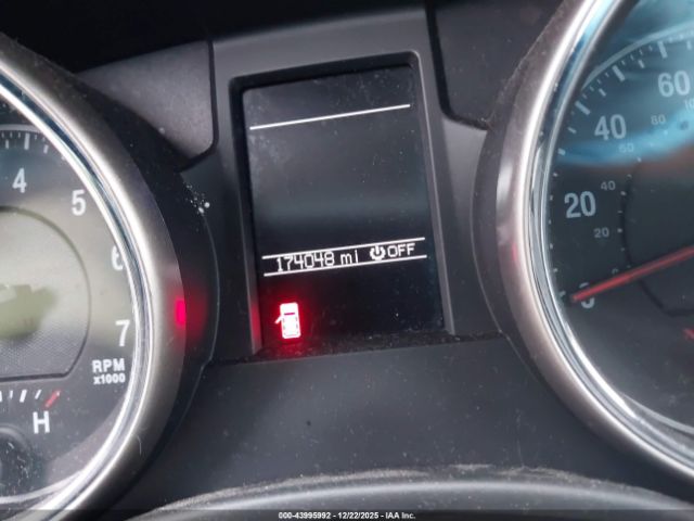 Jeep Grand Cherokee Laredo Image 16