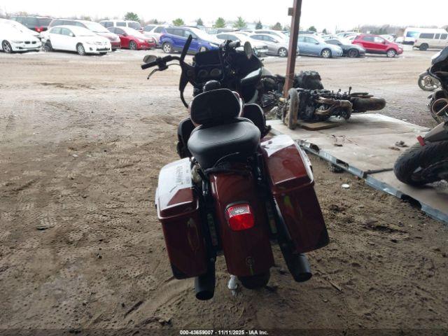 Harley-Davidson Fltrk Image 8