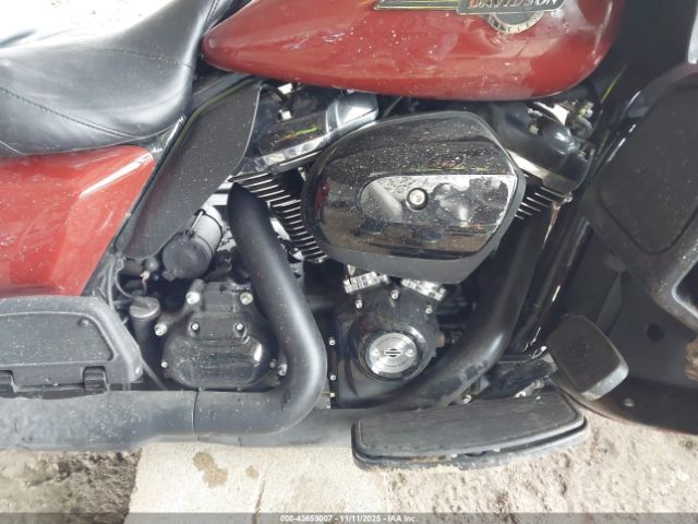 Harley-Davidson Fltrk Image 10