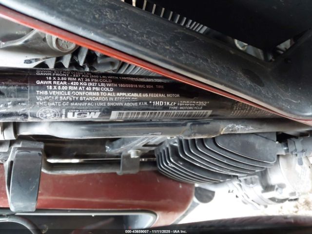 Harley-Davidson Fltrk Image 11