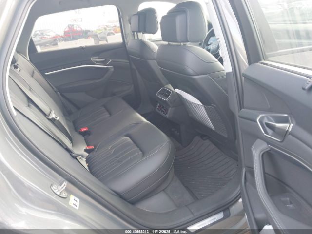 Audi Q8 Prestige Quattro Image 8