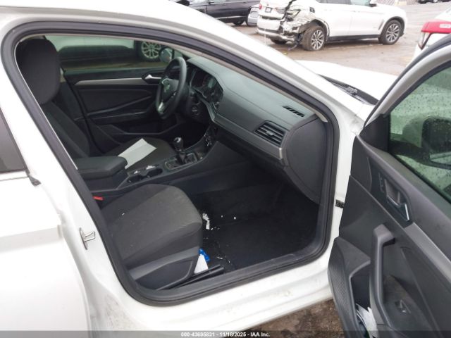 Volkswagen Jetta Image 2