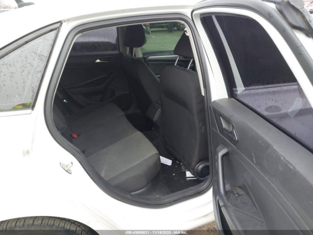 Volkswagen Jetta Image 9