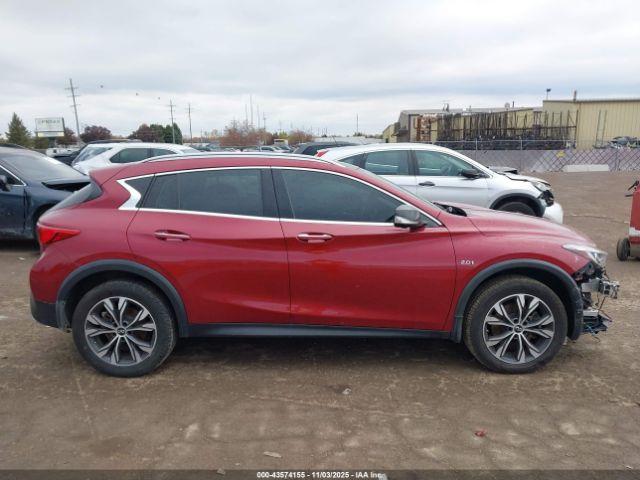 INFINITI Qx Essential Image 12