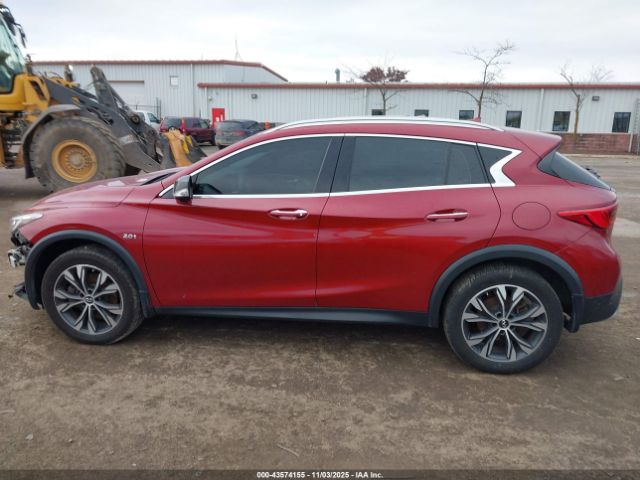 INFINITI Qx Essential Image 15