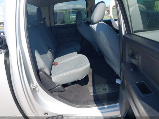 Ram 1500 Express  4x4 5'7 Box Image 11