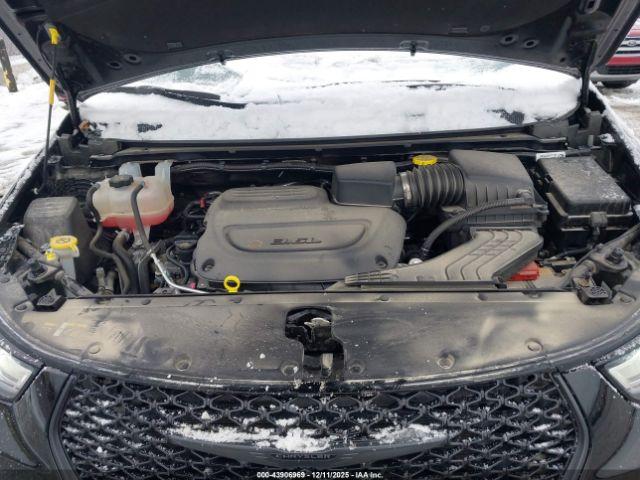 Chrysler Pacifica Limited Awd Image 9