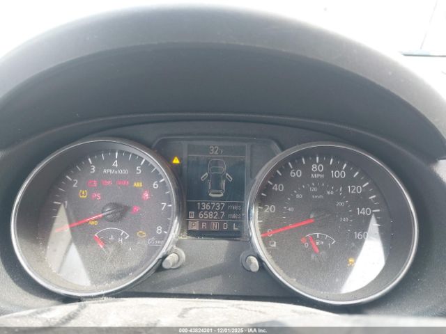 Nissan Rogue S Image 9