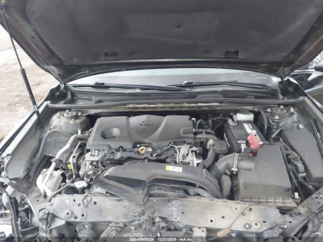 Toyota Camry Se Image 2
