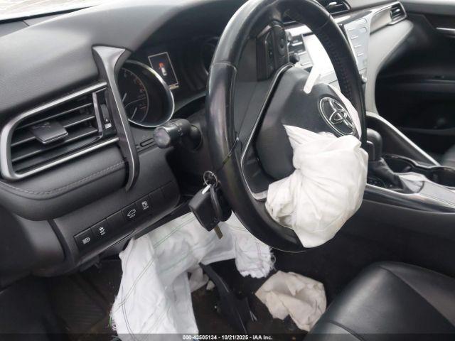 Toyota Camry Se Image 5