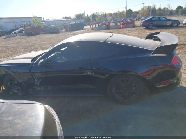 Ford Mustang V6 Image 2