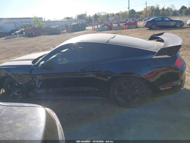 Ford Mustang V6 Image 2