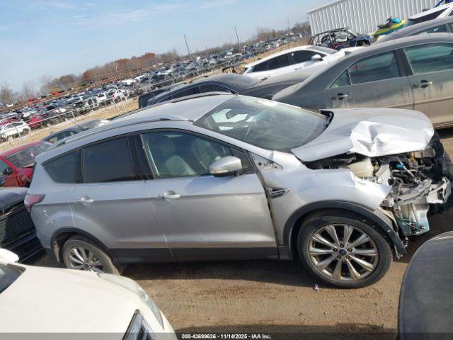 Ford Escape Titanium Image 12