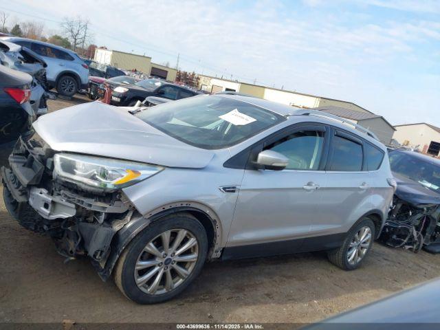 Ford Escape Titanium Image 16