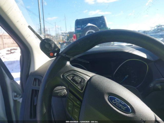 Ford Focus Se Image 10