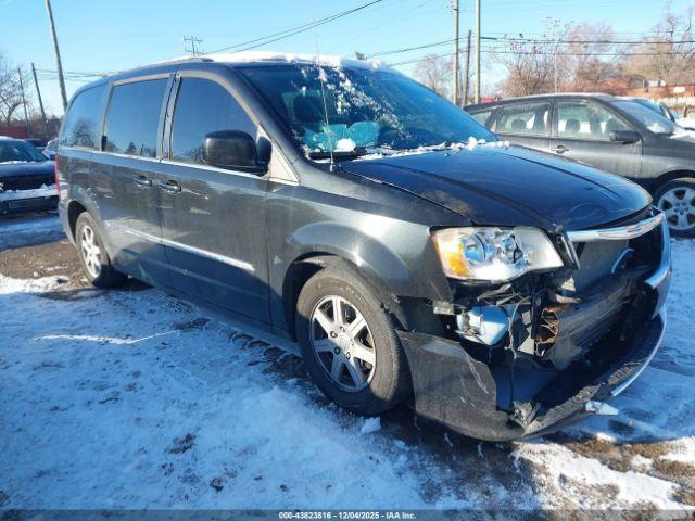  Salvage Chrysler Town & Country