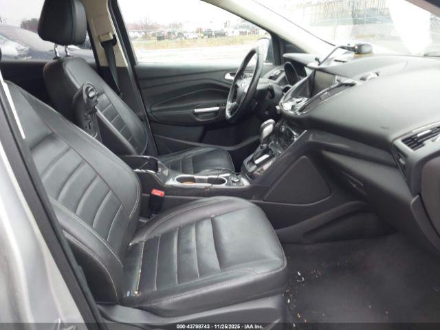 Ford Escape Titanium Image 14