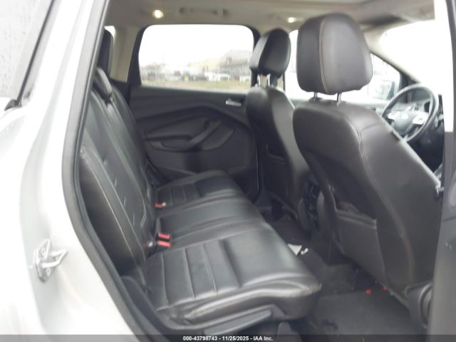 Ford Escape Titanium Image 11