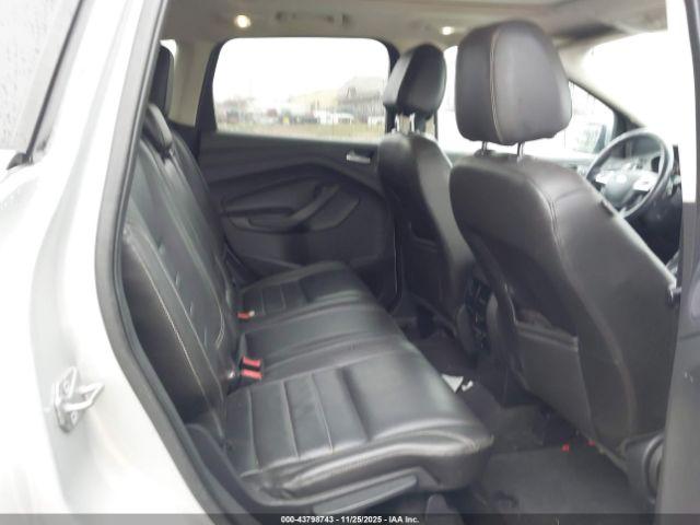 Ford Escape Titanium Image 11