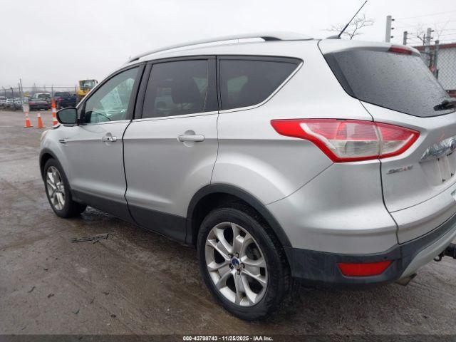 Ford Escape Titanium Image 2