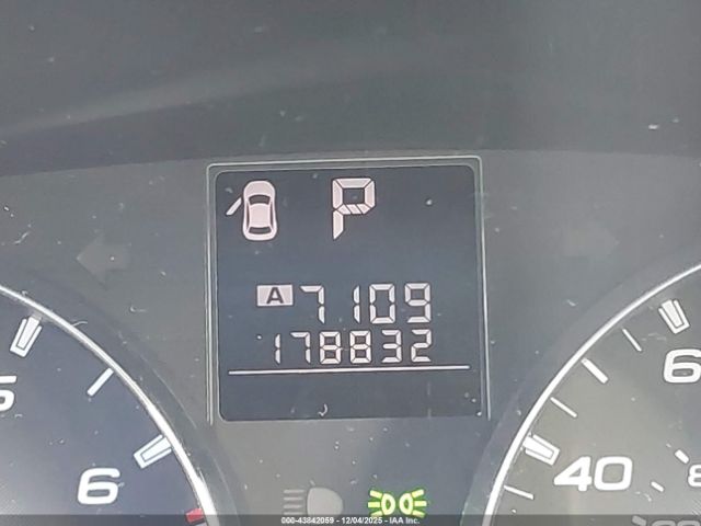 Subaru Outback 2.5i Premium Image 3