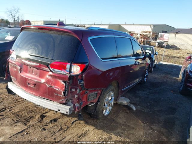 Chrysler Pacifica Limited Image 8