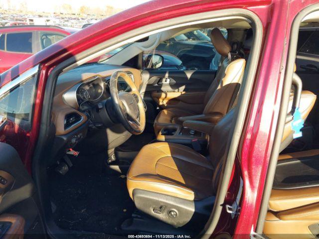 Chrysler Pacifica Limited Image 9