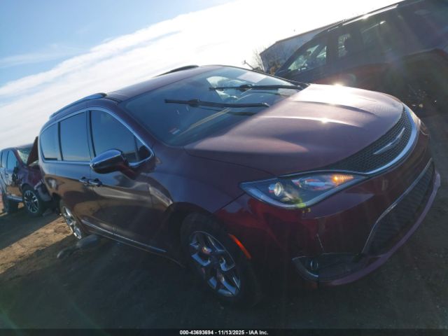 Chrysler Pacifica Limited Image 13