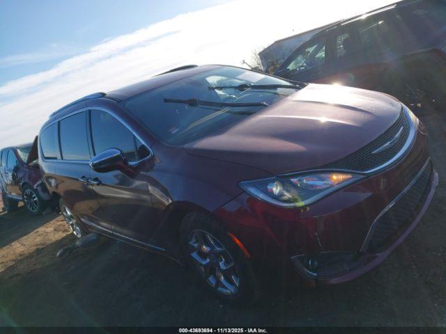 Chrysler Pacifica Limited Image 13