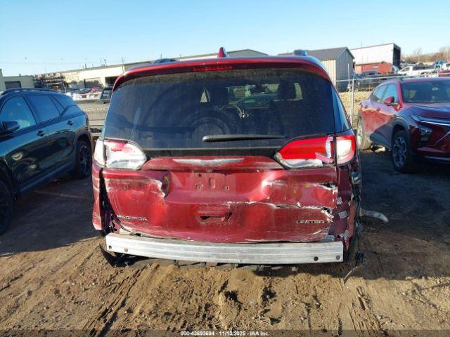 Chrysler Pacifica Limited Image 14