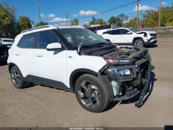  Salvage Hyundai VENUE