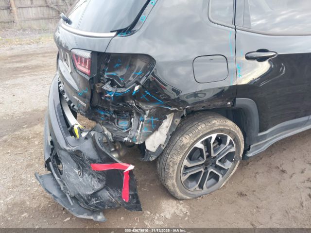 Jeep Compass Limited 4x4 Image 5