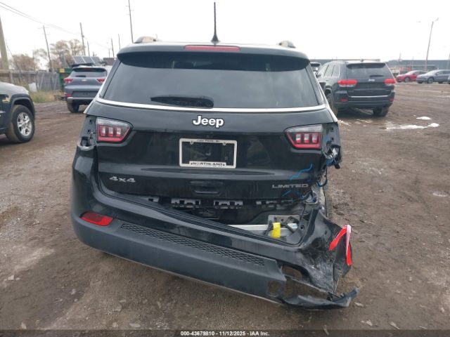 Jeep Compass Limited 4x4 Image 14