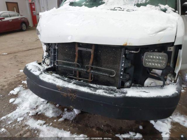 GMC Savana Work Van Image 13