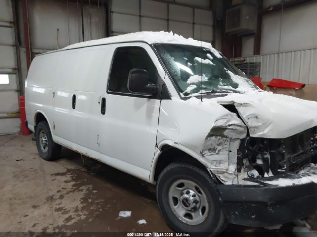 GMC Savana Work Van Image 4