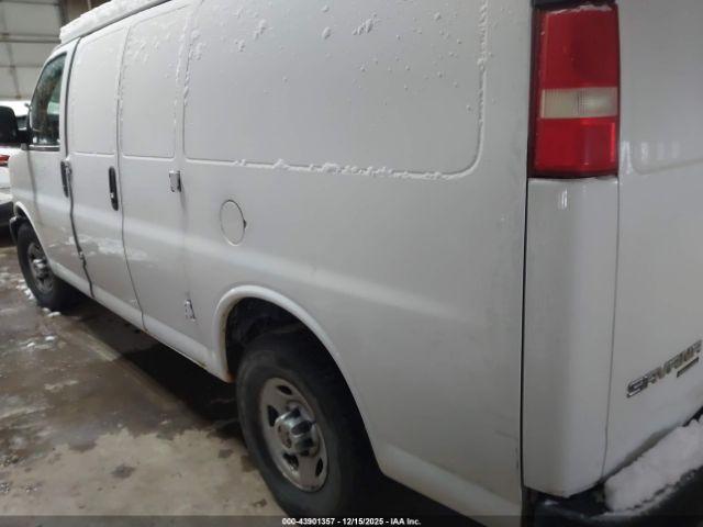 GMC Savana Work Van Image 5